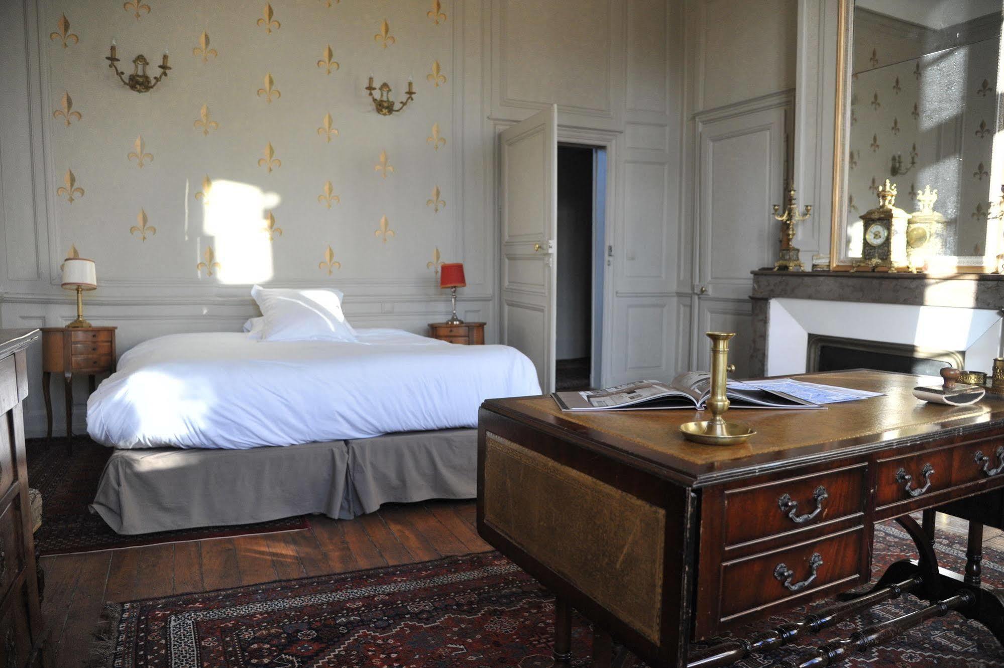 بورج L'Hotel De Panette, Un Exceptionnel Chateau En Ville - Chambres Et Suites Historiques, Parking - Petit Dejeuner Offert المظهر الخارجي الصورة
